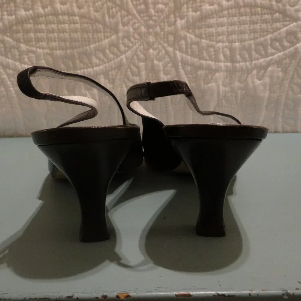 Made in Italy Slingback Pumps - Picture 7 of 8